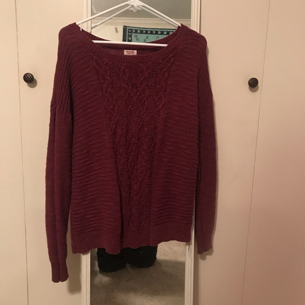Maroon sweater